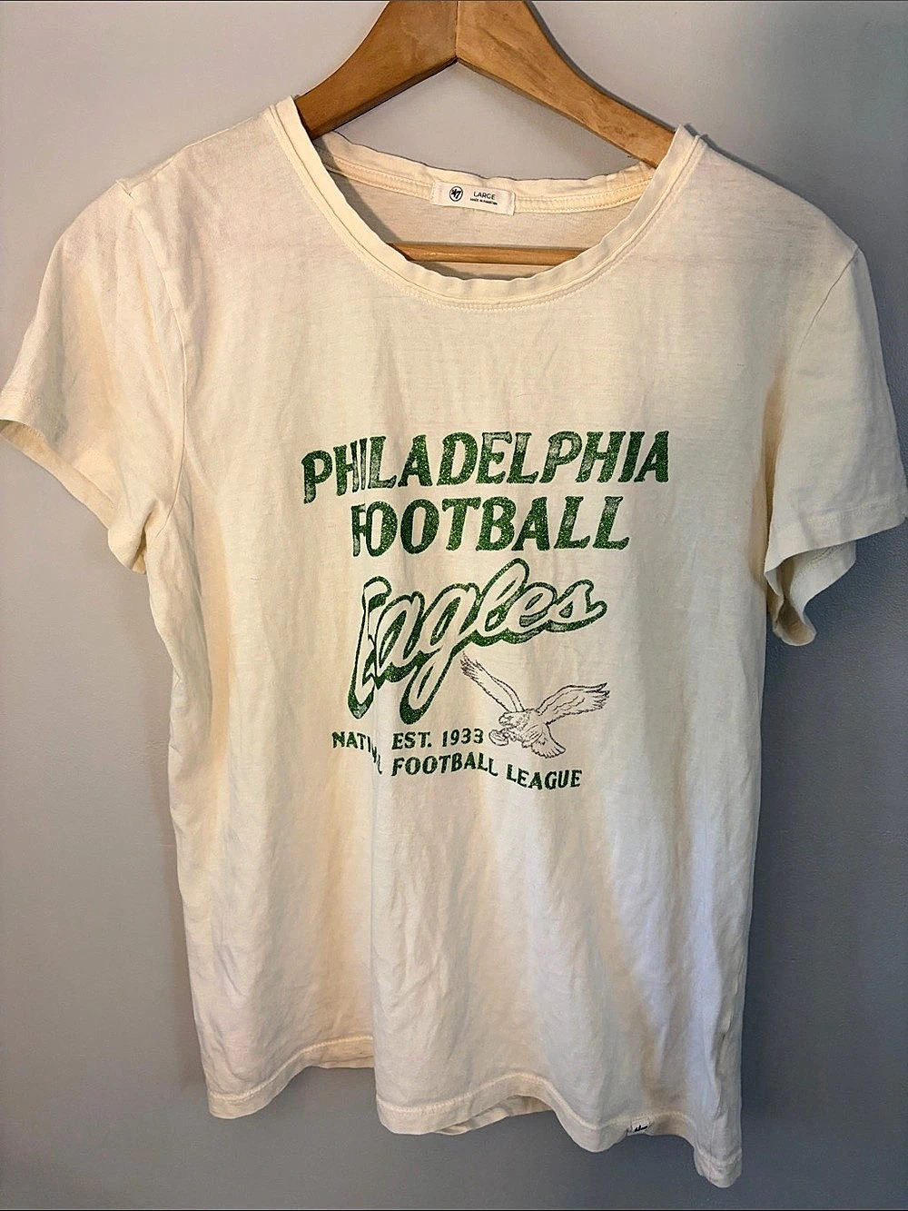 47 Philadelphia Football Eagles Graphic Tee Cream Large